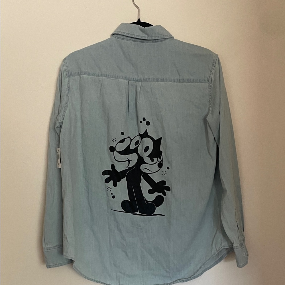 Casual Men's Light Blue Button Down Shirt